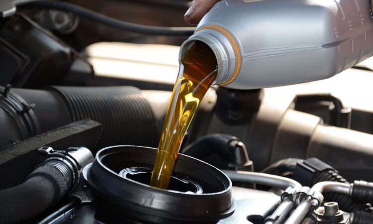 ¿Cómo elegir el aceite de motor adecuado para su carro?