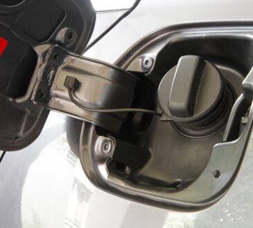¿Puede el azúcar destruir el motor de un carro?