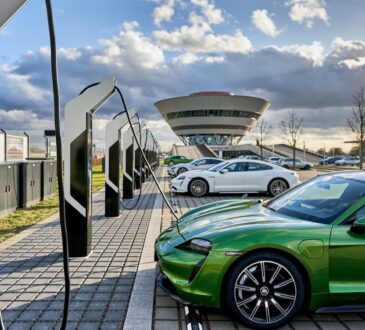 Porsche desarrolla baterías propias y estaciones de carga