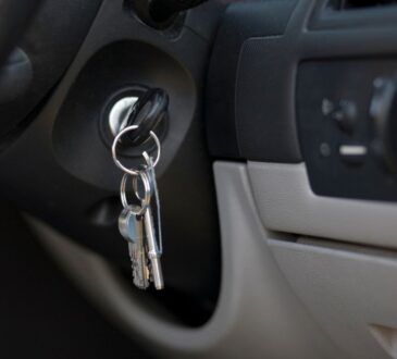 ¿Es malo apagar y encender mucho el auto?