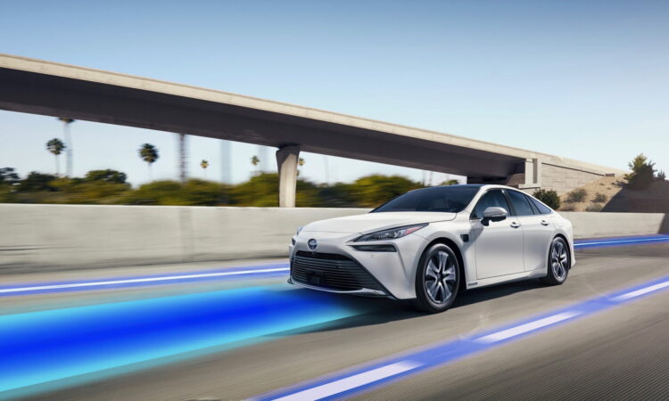 Toyota Mirai 2022 disponible con asistencia al conductor