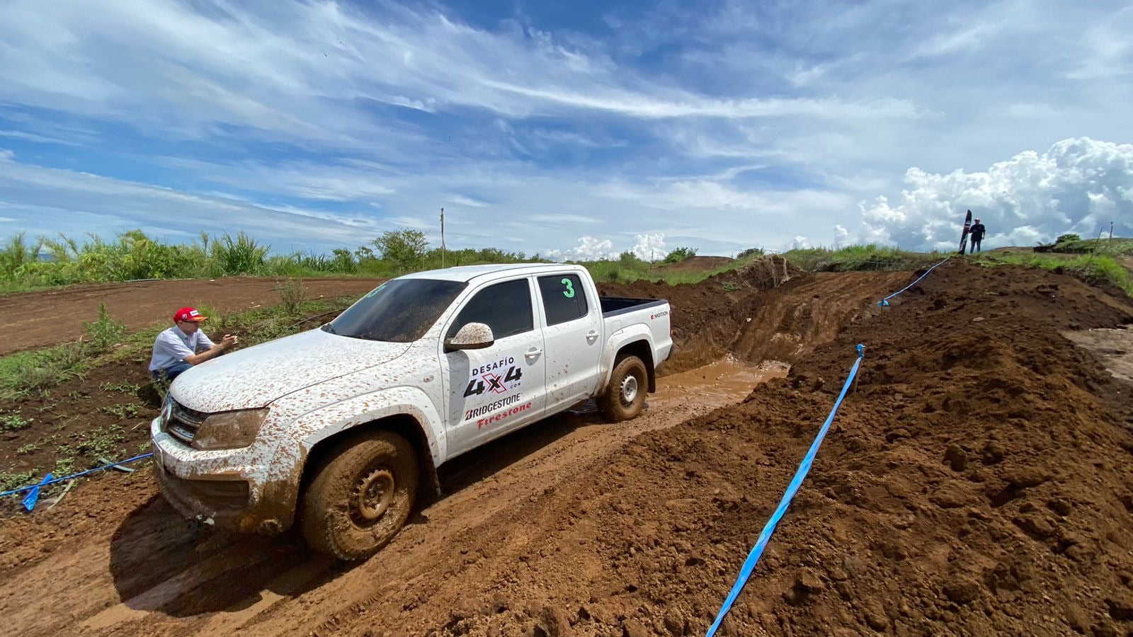 Bridgestone presenta DESTINATION XT para terrenos desafiantes DESTINATION XT