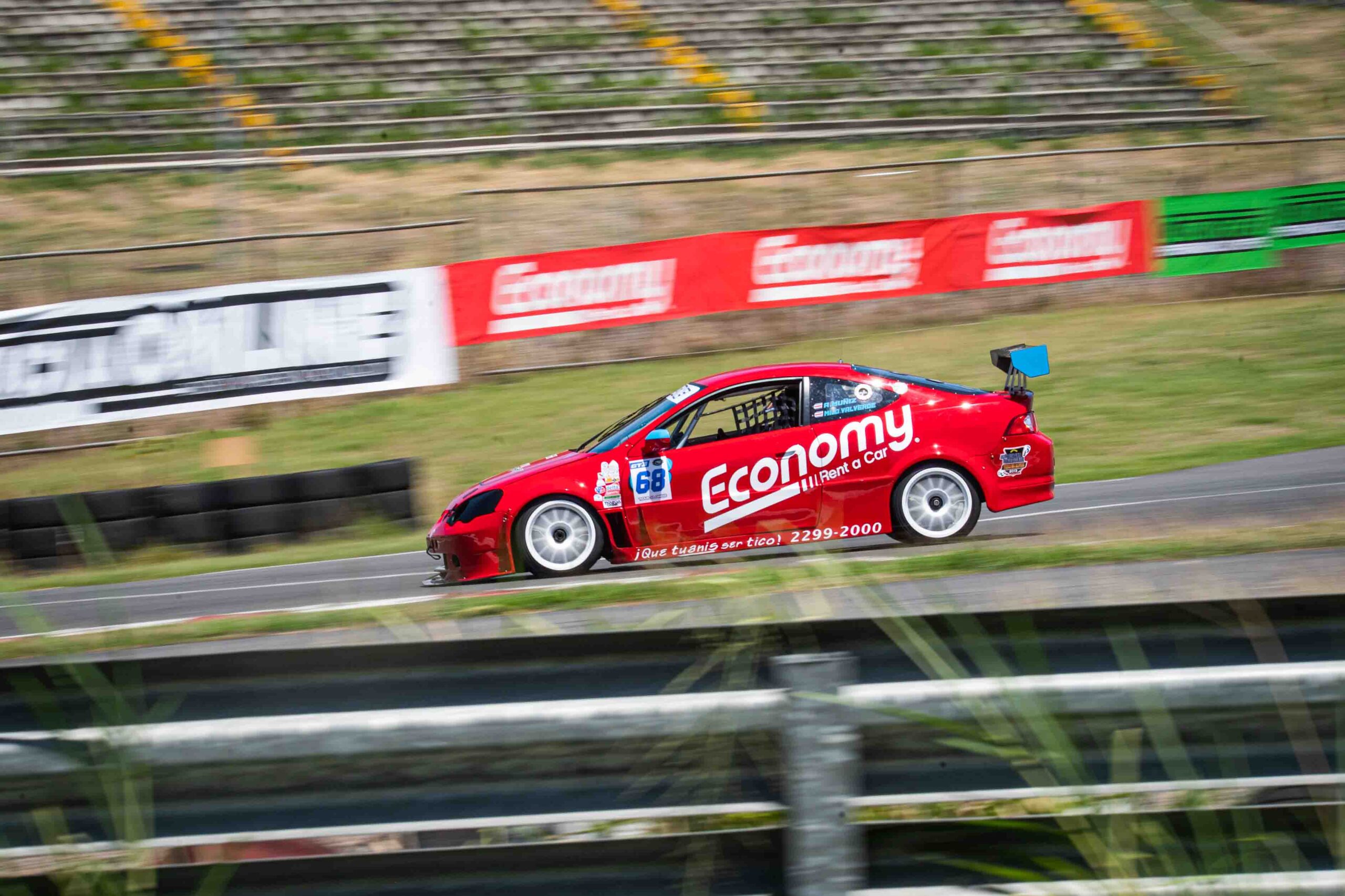La emocion del Automovilismo vuelve a la pista este fin de semana scaled La emoción del Automovilismo vuelve a la pista este fin de semana