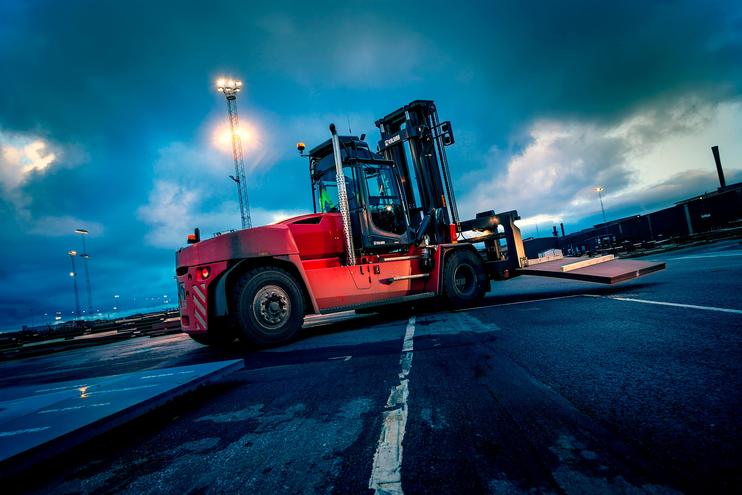 Matra expande su portafolio al incorporar las marcas Kalmar y Hankook Matra expande su portafolio con las marcas Kalmar y Hankook