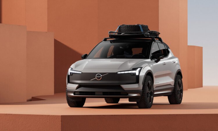 Volvo EX30 Cross Country 2025