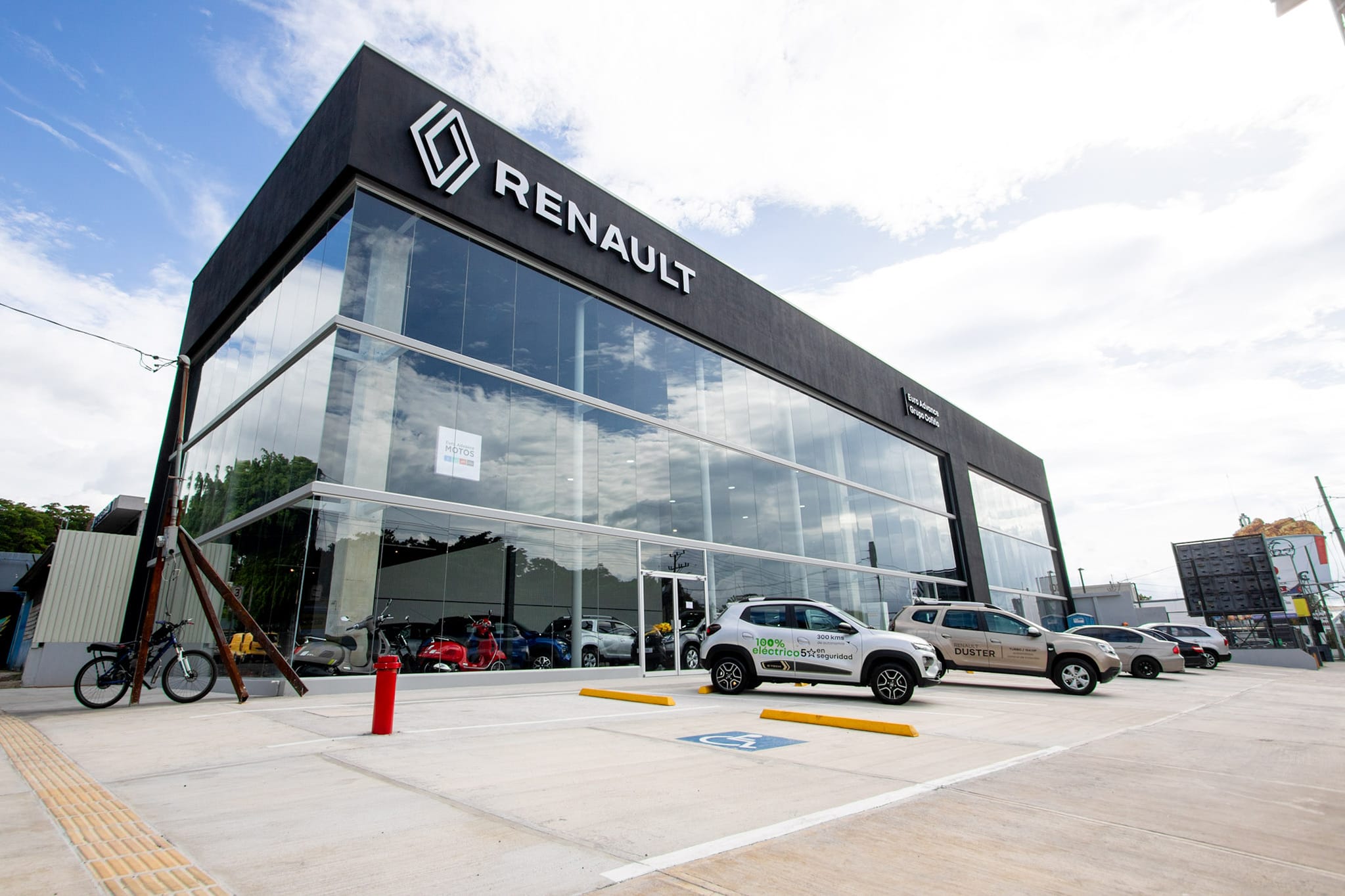 Euro Advance Inaugura Nuevo Showroom en La Uruca Euro Advance Inaugura Nuevo Showroom en La Uruca