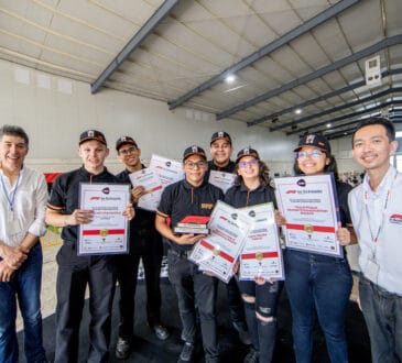 Estudiantes ticos ganan programa F1 in Schools y viajan a la Fórmula 1 en México