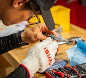 Técnicos automotrices costarricenses compiten en Corea y Japón