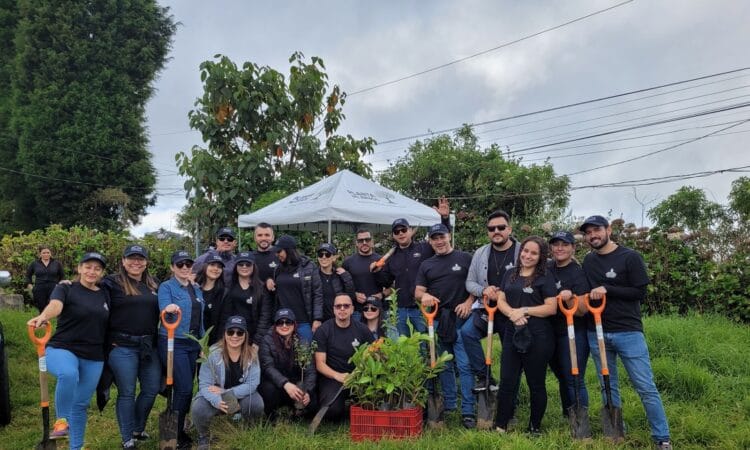 Chevrolet inicia su Primer Voluntariado para Reforestación