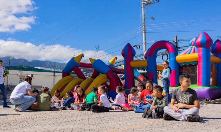 Red Motors Contribuye a una mágica Navidad para 100 niños en riesgo social