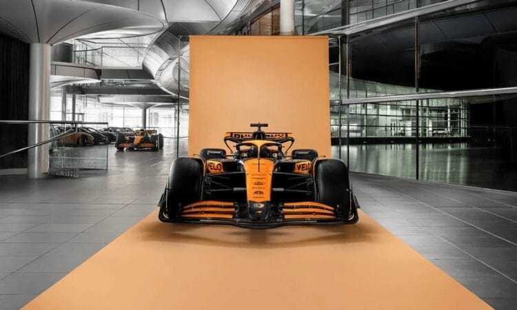 McLaren MCL38 2024