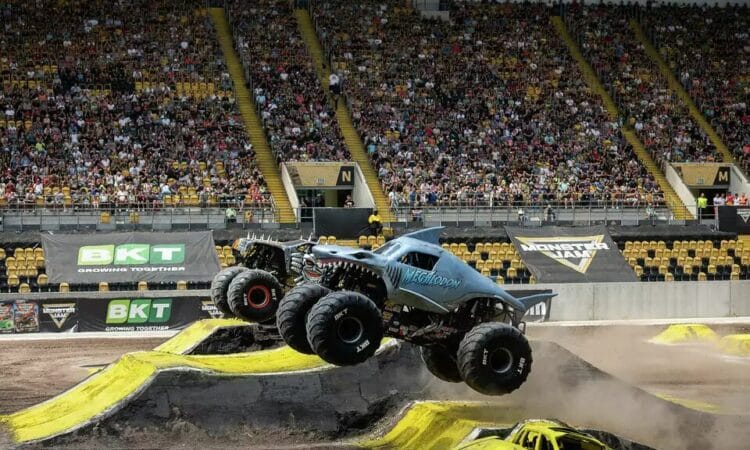 Exhibición de Vehículos Monster Jam este Fin de Semana