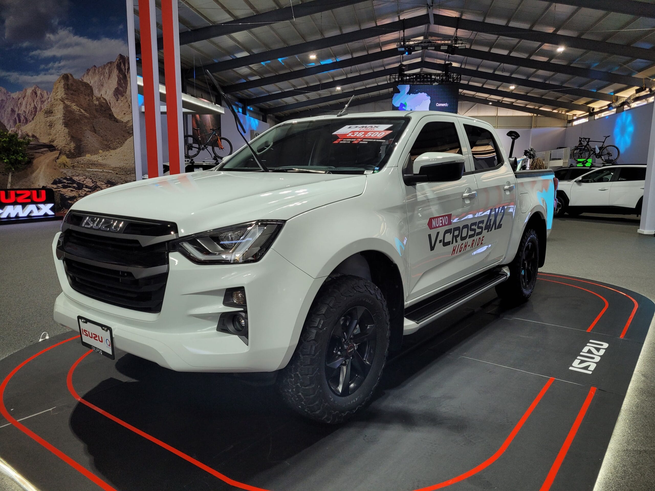 Isuzu presenta su nueva linea en la Expomovil 2024 scaled Isuzu presenta su nueva línea en la Expomóvil 2024
