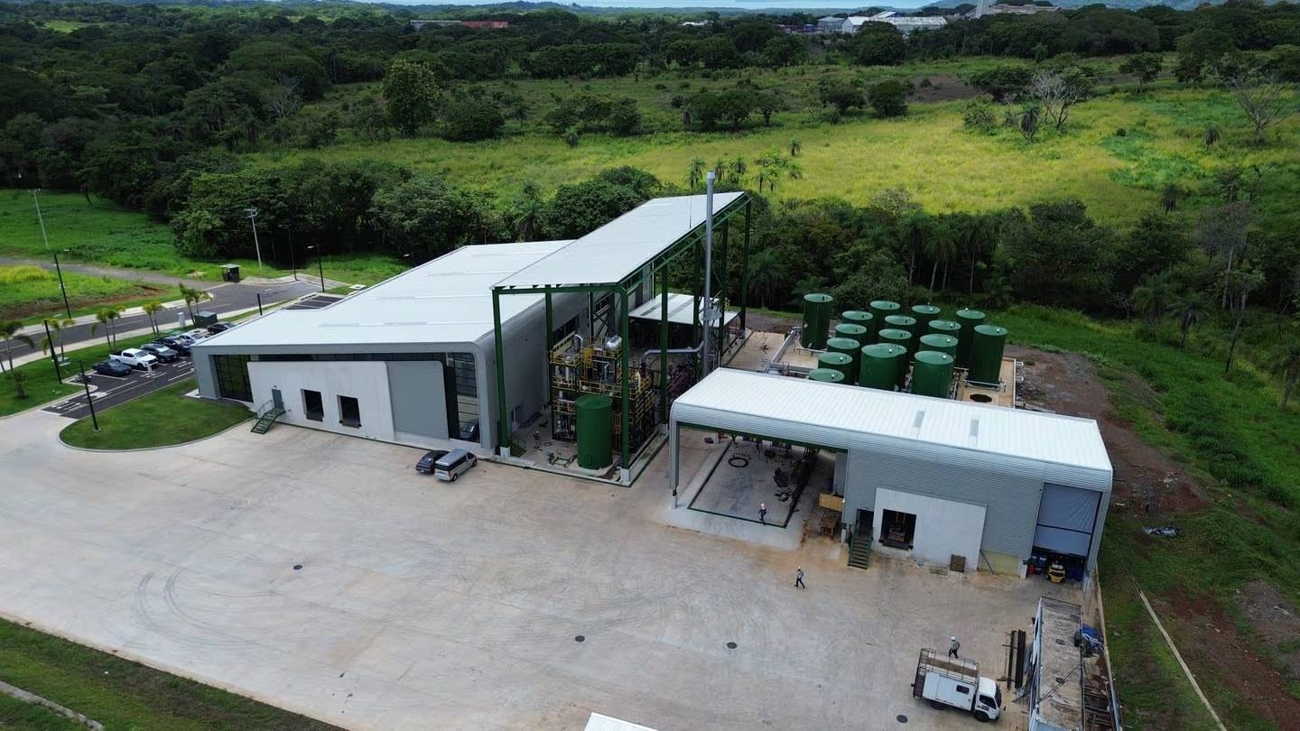 Bonos de deuda financian la primera planta de productos re refinados para motores en el pais Bonos de deuda financian la primera planta de productos re-refinados para motores en el país