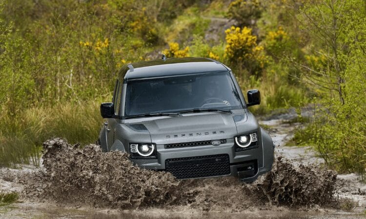 Land Rover Defender Octa 2025