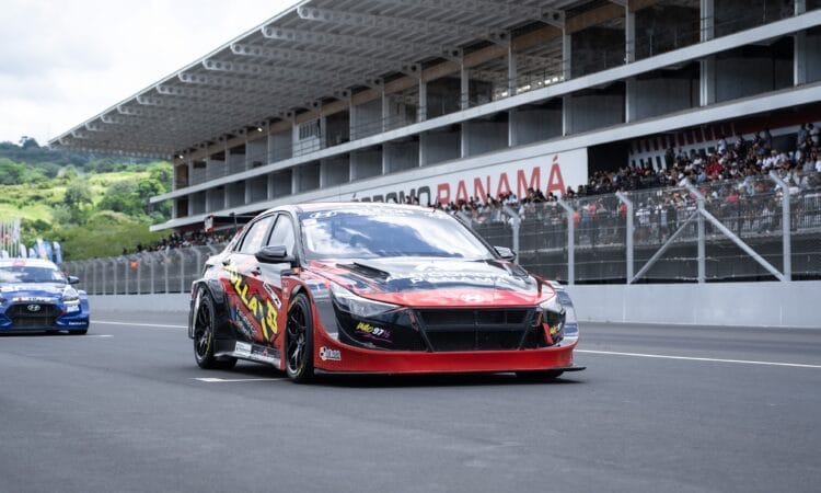 hyundai regresa al automovilismo