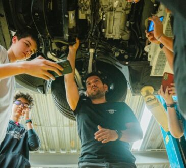 Colegio Seminario y Porsche Costa Rica