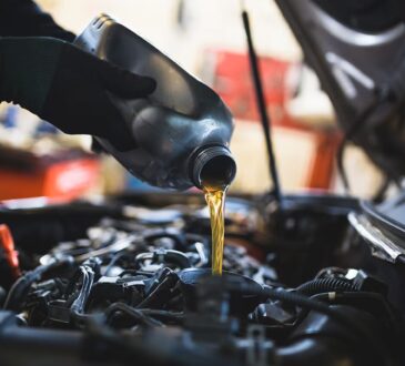 ¿Qué pasa si le pongo aceite de otra marca a mi carro?