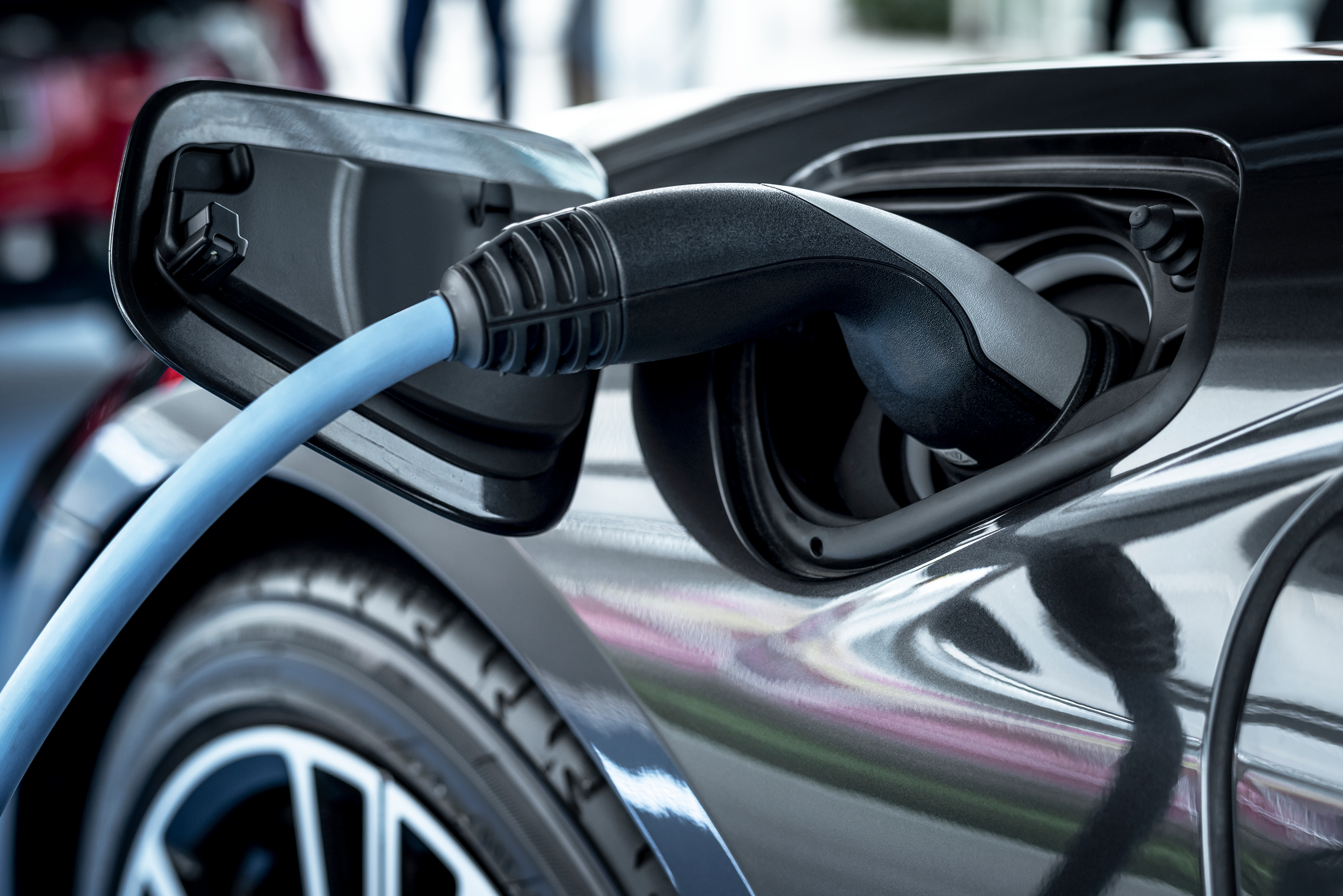cuánto cuesta mantener un auto eléctrico