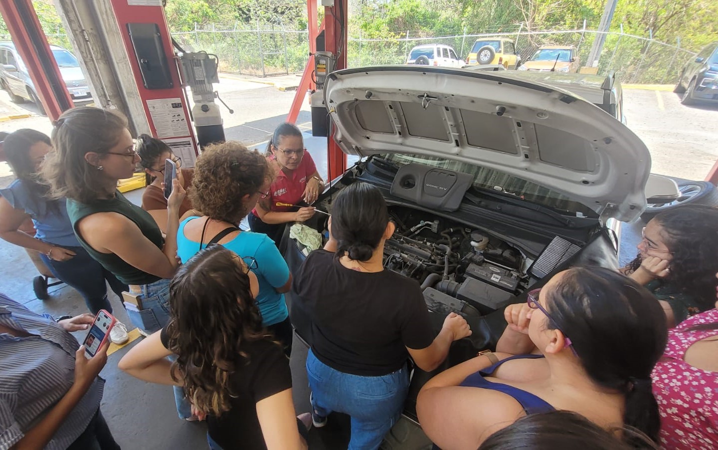 taller gratuito de mecanica basica para mujeres taller gratuito de mecánica básica para mujeres