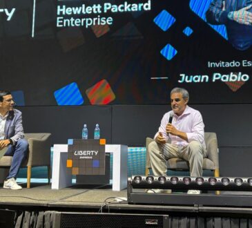 expiloto de f1 juan pablo montoya fue invitado de liberty