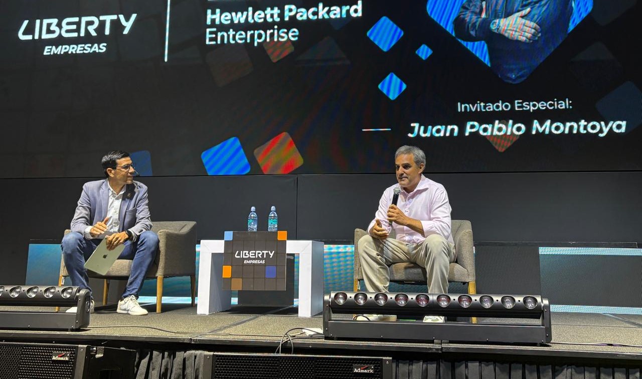 expiloto de f1 juan pablo montoya fue invitado de liberty