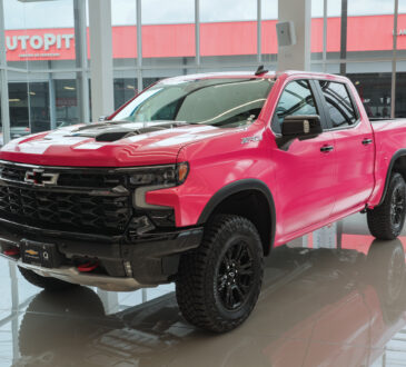 un mensaje rosa donará cuatro sillones clínicos al hospital max peralta