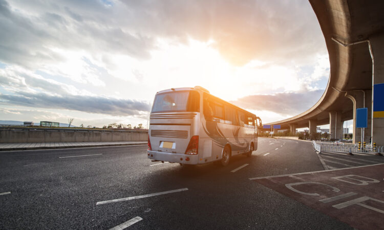 Detectar a tiempo el desgaste de las llantas optimiza el rendimiento de flotas y autobuses
