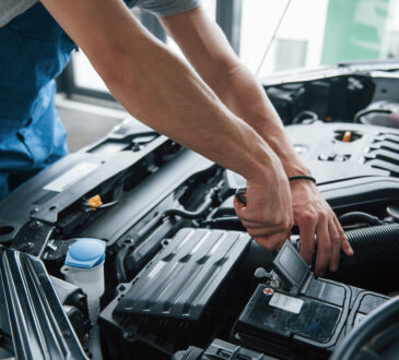 7 señales de que la batería de tu carro está dañada (y qué hacer en cada caso)