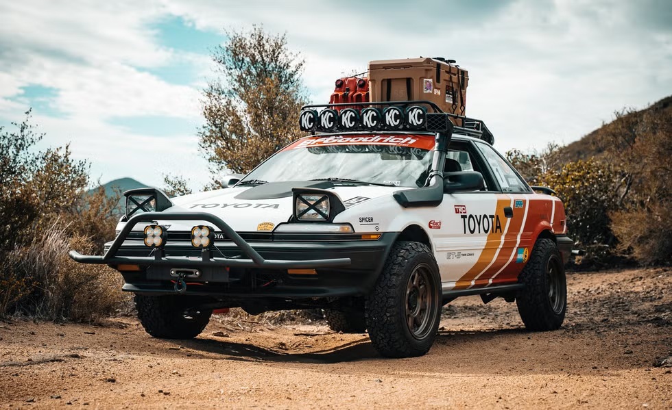 El Corolla AWD de SEMA que reta la carrera off road mas dura El Corolla AWD de SEMA