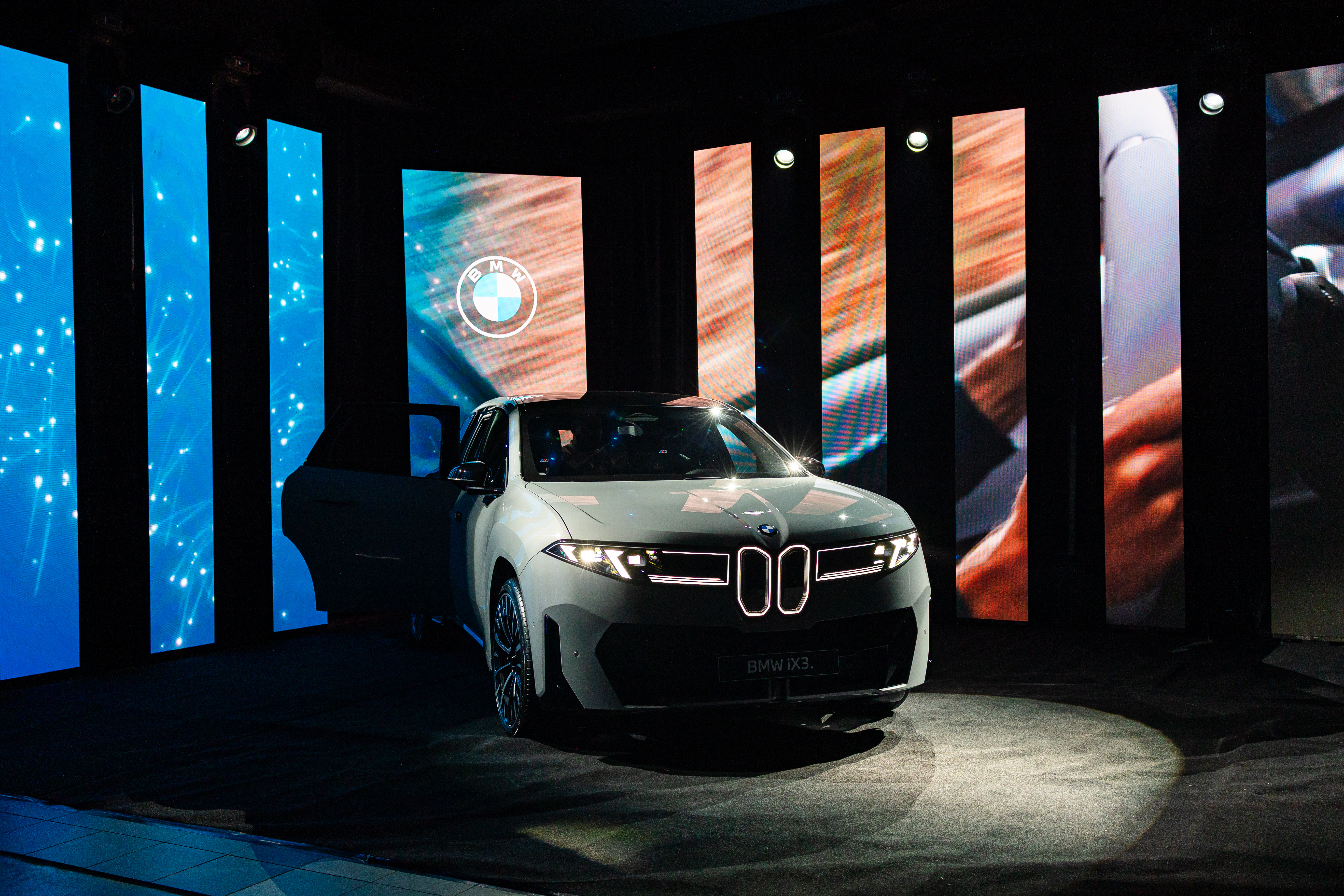BMW iX3