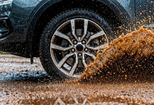 Cómo el estado de las llantas afecta la conducción en lluvia