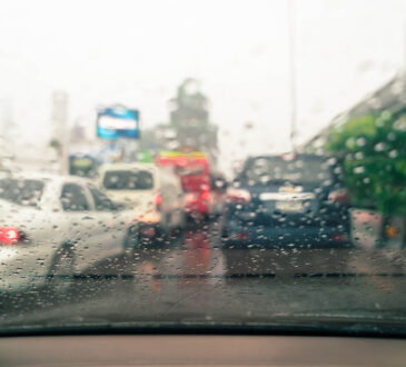 5 consejos para conducir bajo la lluvia