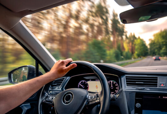 5 mitos automotrices que muchos conductores siguen creyendo