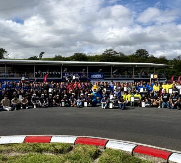 Carrera Con Motor y Corazón