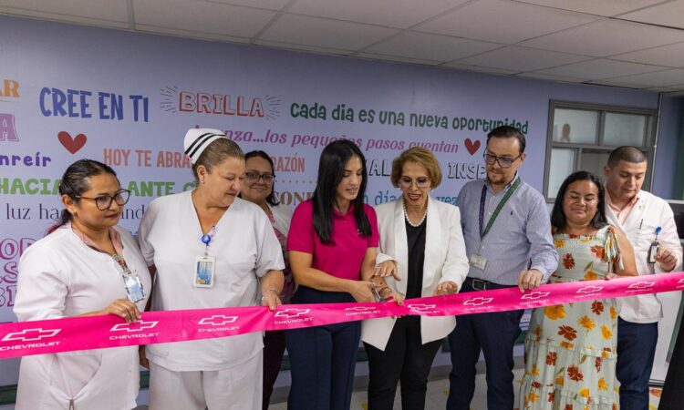 Chevrolet dona nuevas sillas para la sala de espera de Quimioterapia del Hospital San Juan de Dios